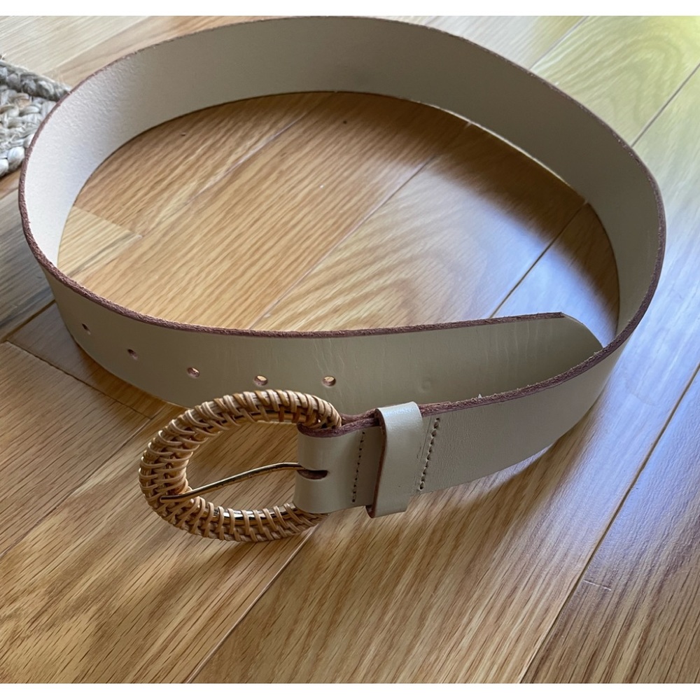 Brand new gap leather belt with rattan belt ring